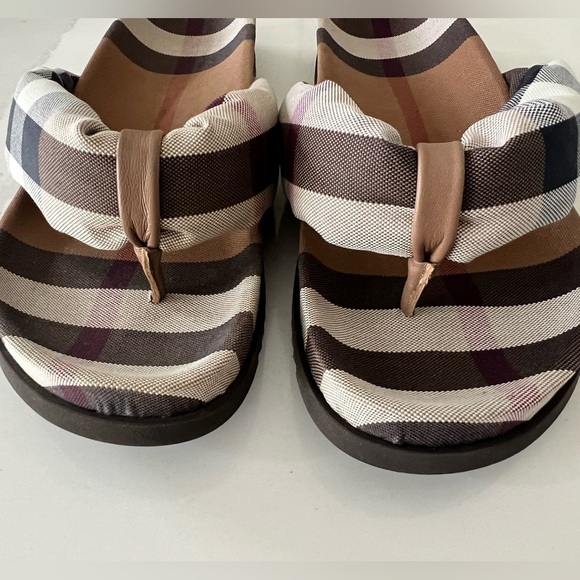 Burberry Birch Check Flip-flops - Picture 6 of 12